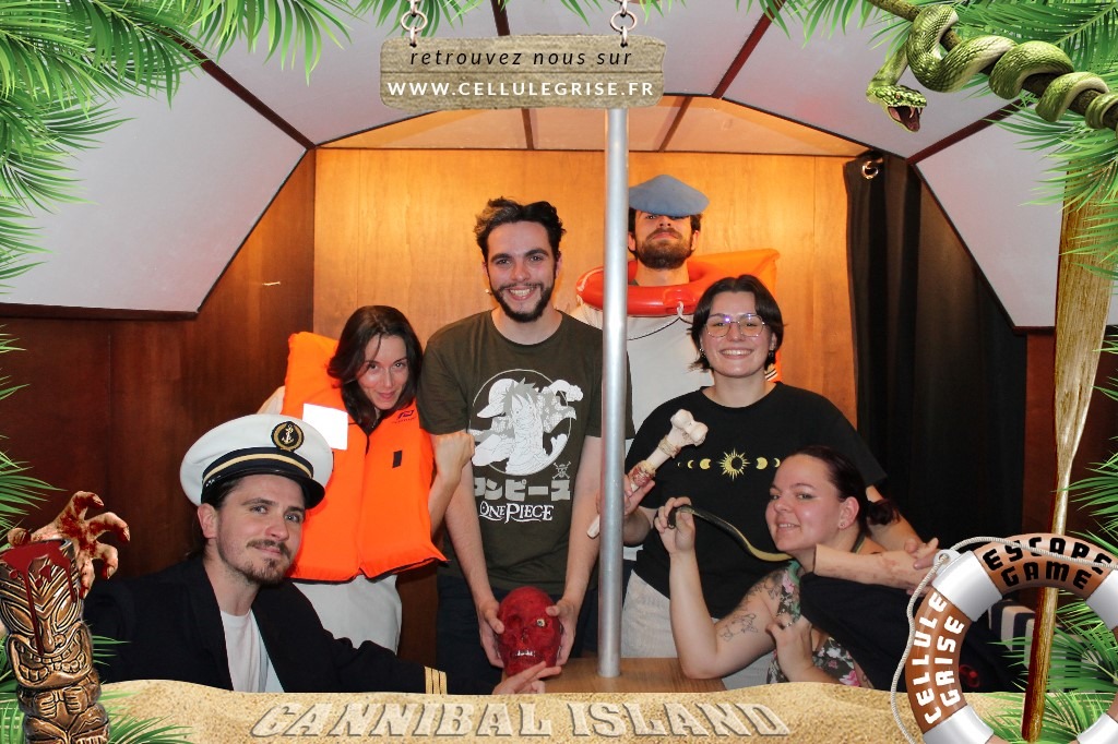 Photo de joueurs sur Cannibal Island chez Cellule Grise